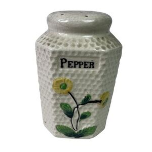 Vintage Pepper Shaker Unbranded Made In Japan Flowers Honeycomb Design No Plug